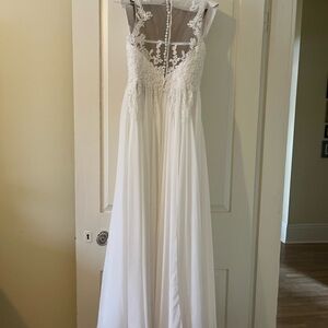 Mon Cheri - Ivory Lace Appliqué A-Line Wedding Dress